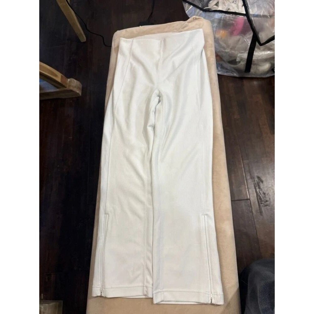Lululemon Ribbed Softstreme Zip-Leg High-Rise Cropped Pant 25"
